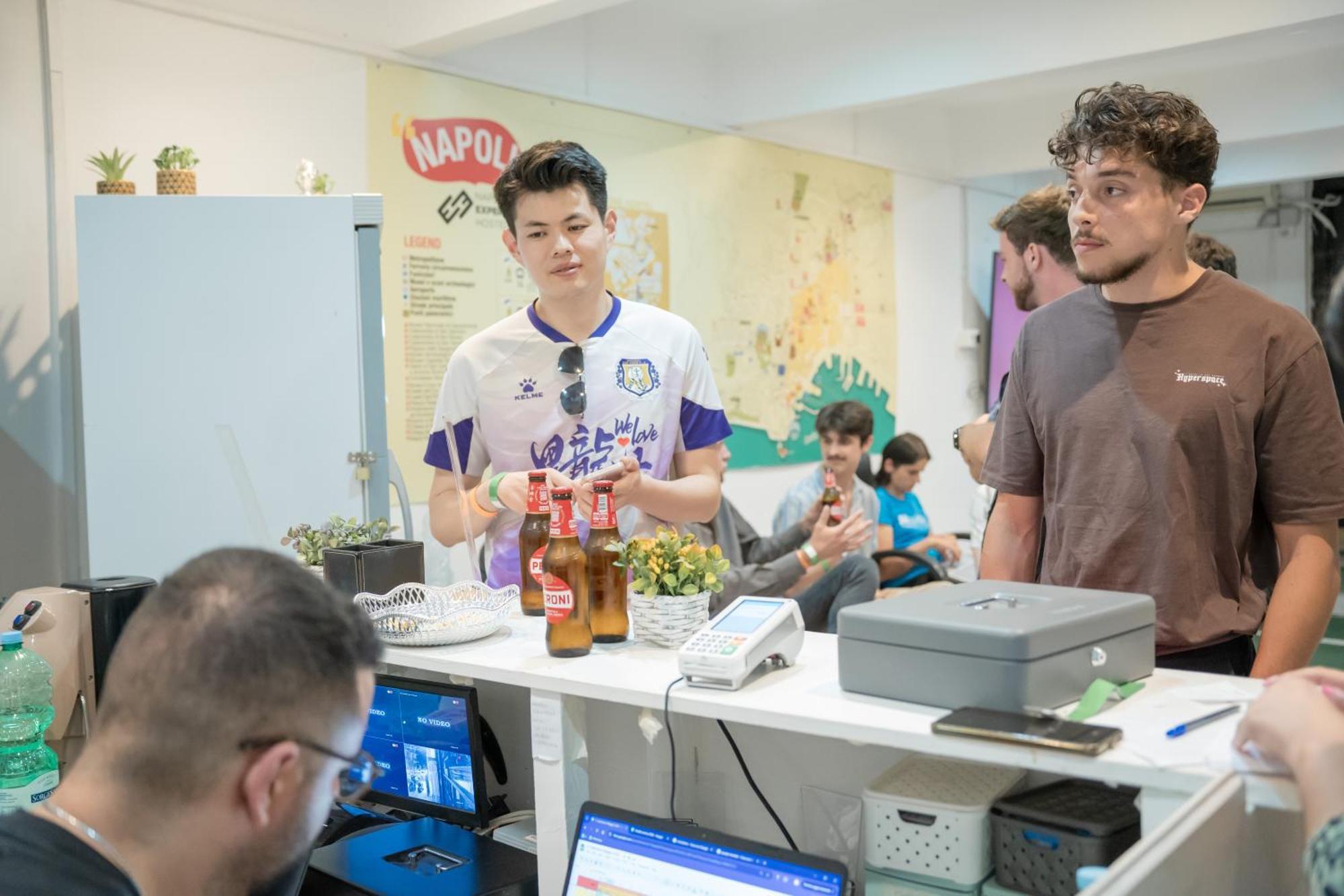 Hostel Experience - Age Limit 18-28 Napels