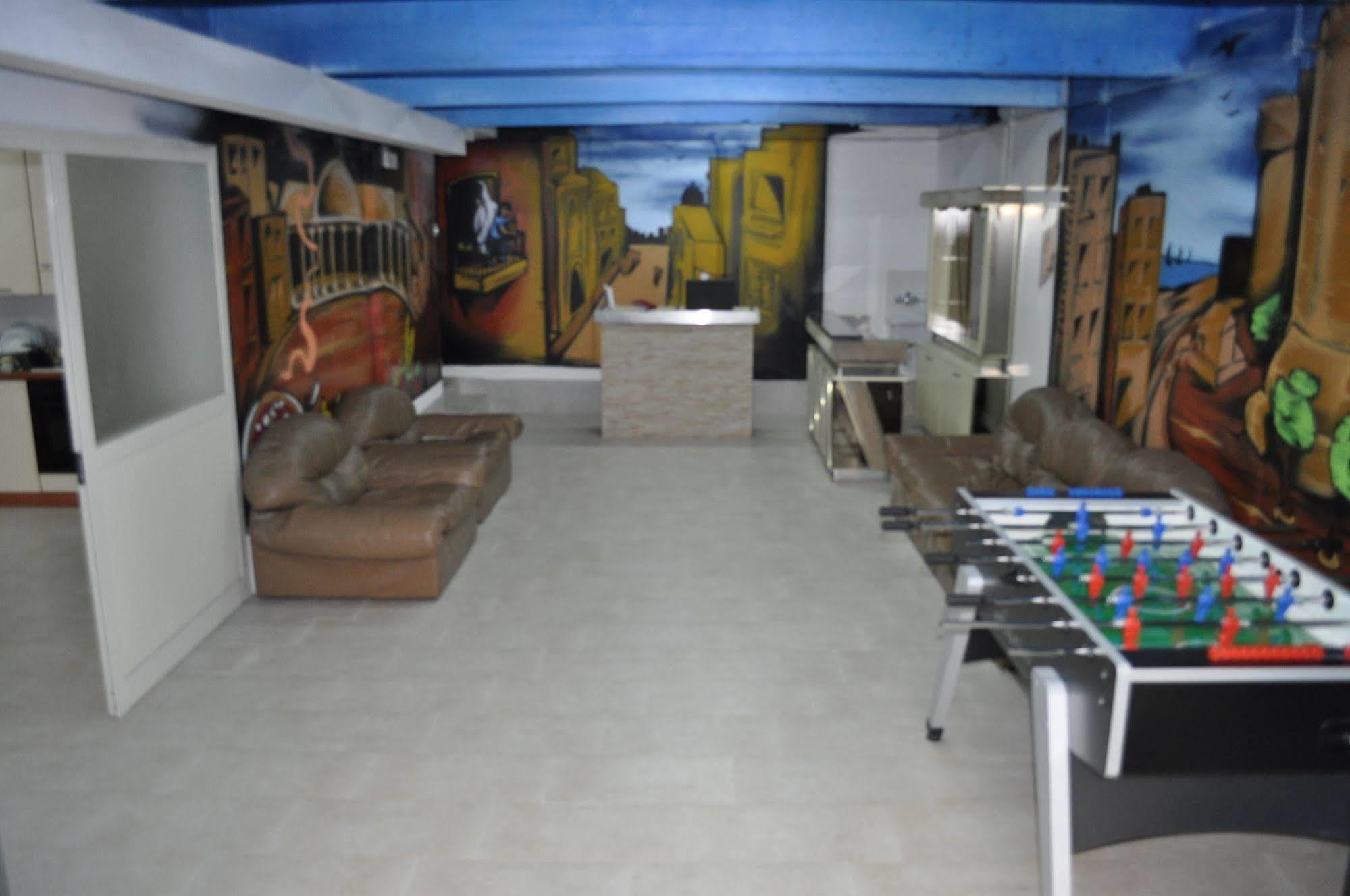 Hostel Experience - Age Limit 18-28 Napels